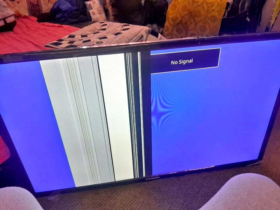 TV with vertical lines and no signal